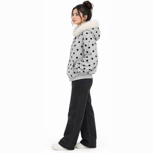Sweat-shirt à capuche zippé à pois pour femme avec bordure en fausse fourrure, veste tricotée décontractée d'hiver, coupe régulière, manches longues - Product Image 4