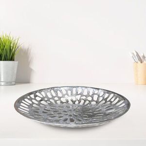 Bandeja Decorativa de Metal con Forma de Hoja, Hecha a Mano, Estilo Vintage Pulido, Platos y Vajilla - Product Image 3