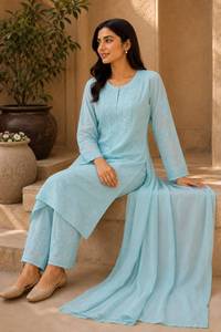 Kurti ethnique bleu ciel pour femme, brodé à la main, coupe droite, motif floral, collection exclusive - Product Image 4