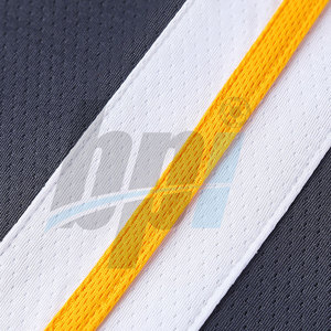 เสื้อบาสเก็ตบอลพิมพ์โลโก้ตามสั่งแบบใหม่ ผ้าโพลีเอสเตอร์ 100% ราคาถูก - Product Image 6