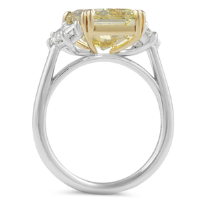 Bague à trois pierres en diamant de laboratoire jaune vif taille radiant, or 18 carats, certifiée IGI, style tendance pour femme, idéale pour les fiançailles - Product Image 5