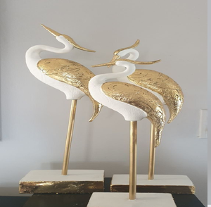 Décoration de Noël rustique en forme de renne, dorée et crème, sur pied, disponible à prix de gros. - Product Image 2