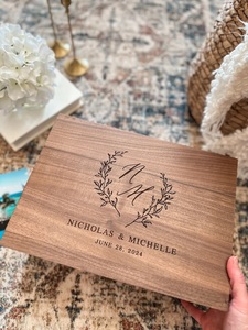 Panneau de bienvenue personnalisé en bois rustique pour mariage, écologique, durable, cadeau de mariage unique - Product Image 4