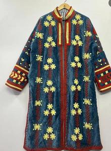Kimono de terciopelo con bordado Suzani - Product Image 3