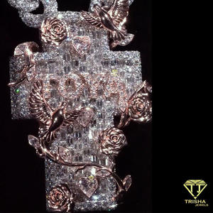 Collier pendentif croix de luxe en moissanite sertie de pierres, avec accents de roses, d'ailes d'ange et de cœurs, bijoux de mode hip-hop - Product Image 4