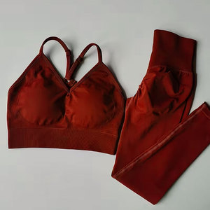 Conjunto Deportivo para Mujer: Sujetador Deportivo Sin Costuras a Prueba de Impactos y Leggings de Cintura Alta con Efecto Levanta Glúteos en un Estilo Único - Product Image 3