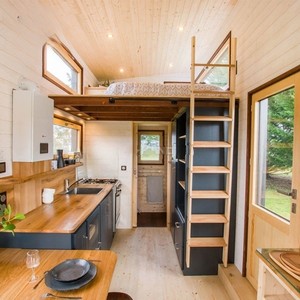 Casa Móvil Prefabricada de Madera de Lujo, Portátil, Tipo Cabaña con Remolque, con Cocina, Baño y Espacio para Dormir - Product Image 5