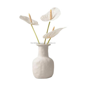 Pot de fleur élégant en céramique Vase décoratif en fibre de verre pour le bureau et la maison Jardinière d'intérieur portable Pot en résine bon marché Blanc - Product Image 1