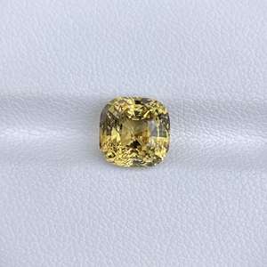 Chrysoberyl Jaune Naturel Carré du Rajasthan, Pierre Précieuse Non Montée 2,00 Ct, Évaluée par un Tier, ZUBEDA GEMS pour la Fabrication de Bijoux - Product Image 4