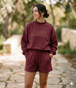 Conjunto de Top de Cuello Alto y Shorts para Mujer, Estilo Moderno y Cómodo para Descansar - Product Image 1