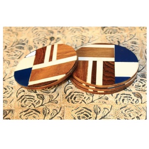 Sous-verre en bois et en résine pour conception multicolore, forme ronde, support de tasse à thé fait à la main, à un prix raisonnable - Product Image 1