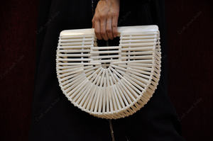 Bolso de Mano Tipo Clutch de Acrílico Blanco Marfil de Lujo, Diseño en Forma de Abanico, para Fiestas, Bodas, Estuche Rígido, Bolso Elegante - Product Image 2