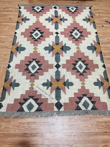 Tapis de salon rectangulaire en laine écologique, tufté géométrique, fait main par Krafterscustom, à poils plats, en latex, facile d'entretien - Product Image 5