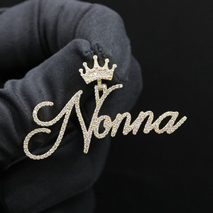 Colgante Nonna Crown, Chapado en Oro de 18K, Aleación con Diamantes, Corte Brillante Redondo, Estilo Hiphop, Joyería Unisex, Regalo - Product Image 3