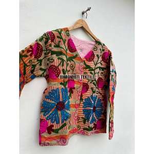 Chaqueta de bombardero de algodón Suzani para mujer hecha a mano, cuello vuelto bordado, tela Kantha corta, abrigo Suzani bordado con borde crudo - Product Image 3