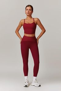 Leggings de course personnalisés pour femmes à compression élevée et soutien supérieur, avec brassière de sport assortie, anti-humidité, pour entraînement et activités sportives - Product Image 5