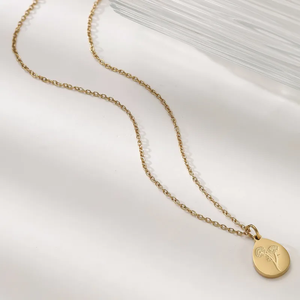 Collar con colgante de rosa para mujer en estilo sencillo, hecho de acero de titanio con baño de oro real de 18 quilates. - Product Image 4