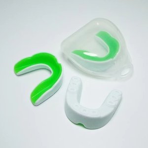 Protector Bucal Deportivo Pro Protection para Atletas - Protector Dental Ligero de PVC y Silicona para Jugadores de Fútbol - Product Image 1