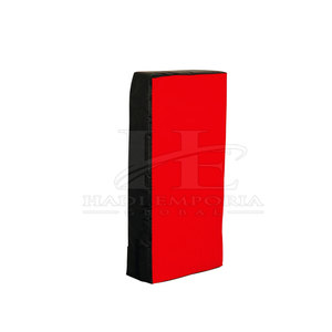 Bouclier de frappe professionnel pour le karaté, le taekwondo et le MMA, avec poignée robuste pour une pratique sûre et efficace - Product Image 4