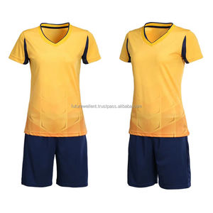 Meilleure vente d'uniformes de football 100% polyester sublimés de haute qualité à séchage rapide respirant avec un nouveau design d'uniformes de football personnalisés - Product Image 4