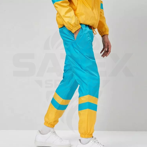 Conjunto de Chaqueta Cortavientos y Pantalones Cortos de Nailon con Logotipo Personalizado para Hombre, Traje Deportivo Corto con Cremallera, Conjunto de Dos Piezas - Product Image 4