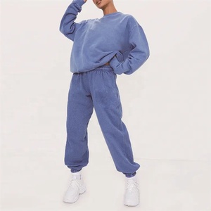 Conjunto Deportivo Premium para Mujer, con Logotipo Personalizado, Sudadera Lisa y Pantalones Holgados - Product Image 1