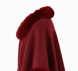 Poncho Cape Élégant pour Femme en Fausse Fourrure Bordeaux – Chaud et Luxueux pour l'Hiver – Manteau Tendance – Vêtements Personnalisés en Gros OEM - Product Image 3