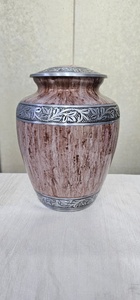 Urna Funeraria de Estilo Americano con Diseño Grabado, Fabricada en Latón, 220 Pulgadas Cúbicas, para Cenizas de Adultos, Se Acepta Logotipo Personalizado - Product Image 5