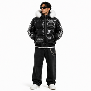 Blouson matelassé noir personnalisé en similicuir verni avec capuche en fourrure et motif graphique fil de fer barbelé pour homme et femme, idéal pour l'hiver et les activités de plein air - Product Image 3