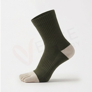 Chaussettes pour hommes, couleur unie, tricotées, respirantes, 5 doigts, coton, élasthanne, pour un usage quotidien au printemps - Product Image 3