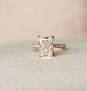 แหวนหมั้นเพชรทรงเรเดียนท์คัท ทอง 14K พร้อมวงแหวนเพชรคลาสสิกสำหรับผู้หญิง ได้รับการรับรองจาก IGI - Product Image 2