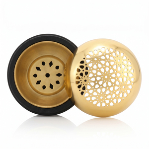 Elegante quemador de incienso esférico con tapa de metal dorado en forma de rejilla y base de madera negra, ideal para fragancias y decoración de lujo para el hogar. - Product Image 4