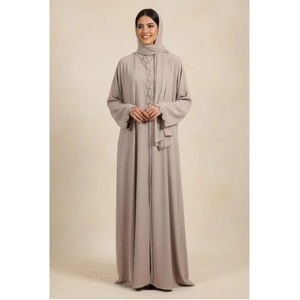 Abaya élégante, robe longue islamique, coupe ample, vêtements modestes pour femmes, pour le Ramadan, l'Aïd, la prière et les occasions spéciales, en vente - Product Image 1