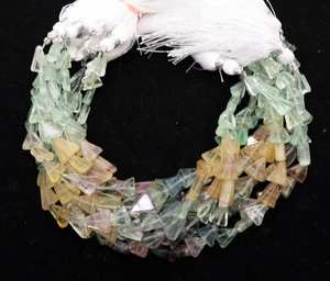 Cuentas de Fluorita Multicolor AAA en Forma de Triángulo Liso de 8-9 mm, Cuentas de Gema de Fluorita Triangular de 8 Pulgadas, Fluorita Multicolor Lisa en Forma de Triángulo - Product Image 1