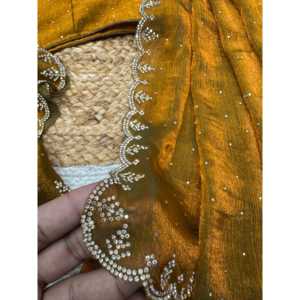 Hermoso Sari de Fiesta para Mujer con Conjunto de Adornos de Diamantes Jarkhan - Product Image 3