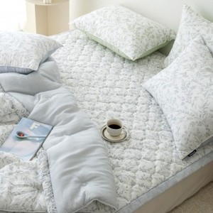 Tapis de sol coréen en modal à rayures, antidérapant, antibactérien, pour chambre à coucher - Product Image 1