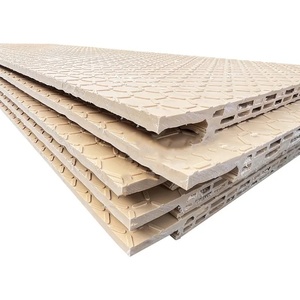 Tapis de protection du sol à motif hexagonal pour véhicules d'entretien de fermes solaires, renforcé pour une mobilité accrue et des panneaux durables - Product Image 6