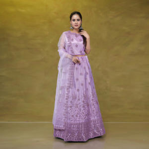 Encantador Lehenga Choli para Niñas con Bordado Delicado, Falda Suave y Elegante hasta el Suelo, Ideal para Bodas, Diwali, Fiestas y Eventos - Product Image 1