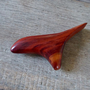 Masseur facial Gua Sha en bois rustique écologique avec artisanat en bois d'acacia massif pour la relaxation musculaire - Cadeau du Nouvel An - Product Image 1