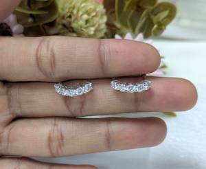 Boucles d'oreilles en or blanc massif 10 carats certifiées IGI, boucles d'oreilles créoles avec diamant de laboratoire de 1 carat taille ronde, cadeau de mariage pour femme - Product Image 2