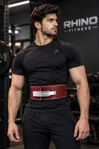 Cinturón de Levantamiento de Pesas Ajustable de Neopreno Rhino Fitness, Rojo, Duradero, Envolvente, Profesional para Adultos, para Todas las Estaciones - Product Image 3