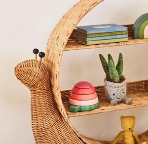 Étagère murale en rotin naturel faite à la main en forme d'escargot avec 3 niveaux pour la chambre d'enfant, la crèche et la décoration de la maison - Product Image 4