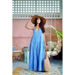 Robe élégante de plage pour femmes, de haute qualité, design moderne, col en V, sans manches, dos nu, faite à la main, 100% coton, longueur genou - Product Image 1