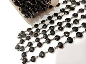 Connecteur de chaîne en laiton pour la fabrication de bijoux, en onyx noir naturel, forme cœur, facetté, 12 mm, avec serti - Product Image 1