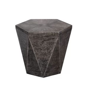 Table d'appoint Majestic Metal, une touche de majesté, un complément parfait pour les thèmes d'intérieur haut de gamme. - Product Image 4