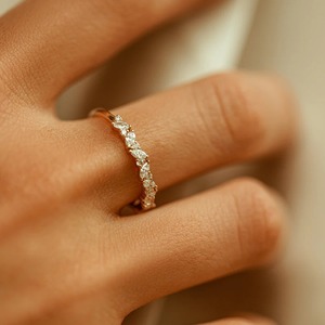 แหวนเพชรทรงมาร์คีส์เฉียงและทรงกลม เพชรเลี้ยงในห้องปฏิบัติการ ทอง 14K แหวนแต่งงาน ดีไซน์ทรงกลมแบบเรียงกัน ตัดเจียระไนสวยงาม โดดเด่นเป็นเอกลักษณ์ เครื่องประดับที่ยั่งยืน - Product Image 5