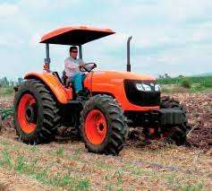 Tractor Kubota M108 de 108 CV, 4x4, Diésel, Potente, Nuevo, con Caja de Cambios de Alta Eficiencia para Tareas Agrícolas Pesadas - Product Image 3