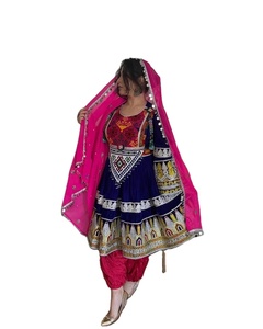 ชุดอัฟกันโบราณแขนยาวแบบดั้งเดิม งานฝีมือประณีต ปักลายละเอียด ประดับกระจก ตกแต่งด้วยการเย็บหลากสีสัน เหมาะสำหรับงานเมห์นดีและงานหมั้น - Product Image 1