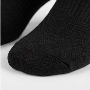 Chaussettes pour hommes à motif géométrique, tricotées, respirantes, en spandex et polyester, pour un usage quotidien en automne, style classique - Product Image 6