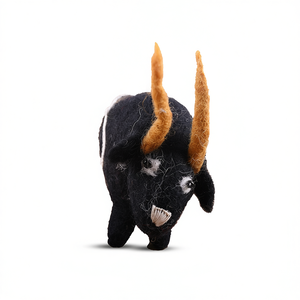 Adorable poupée en feutre de yak noir pour la décoration des bébés et des enfants - Product Image 2